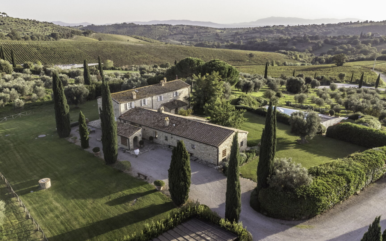 luxury villa rental Magliano in Toscana
