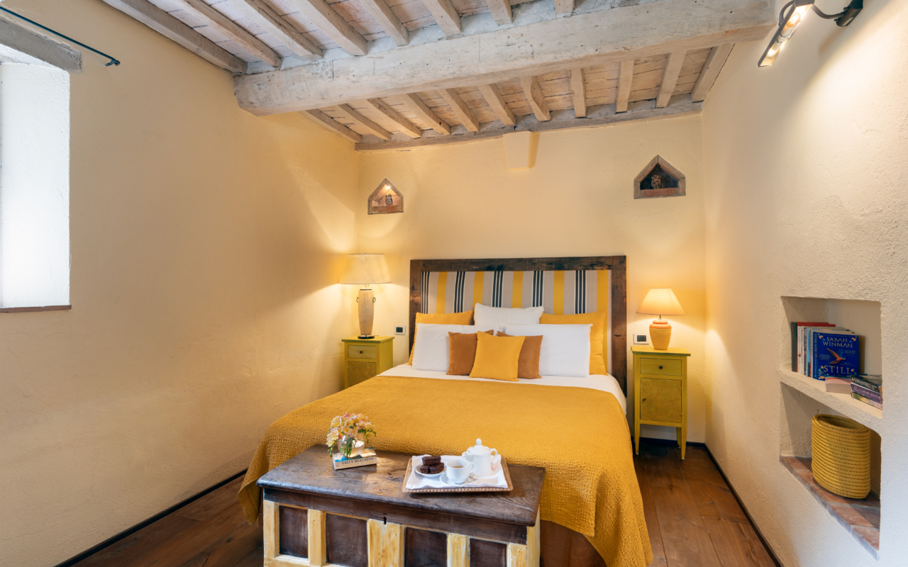 luxury pool villa in Val d'Orcia Tuscany for holiday rent