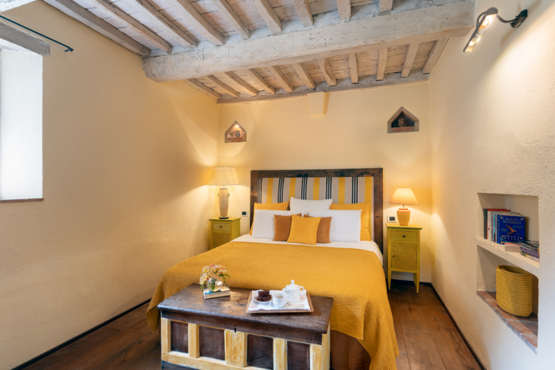 luxury pool villa in Val d'Orcia Tuscany for holiday rent