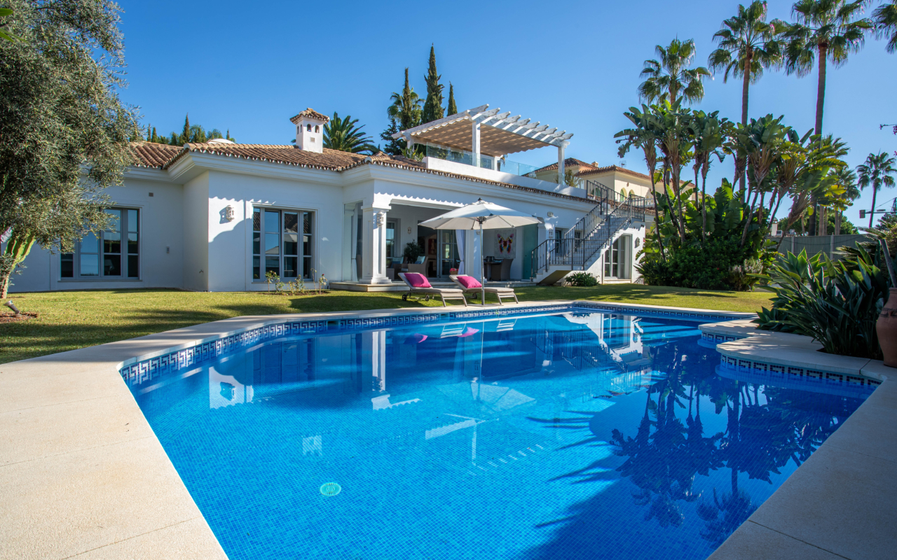 luxury villa rental Sierra Blanca