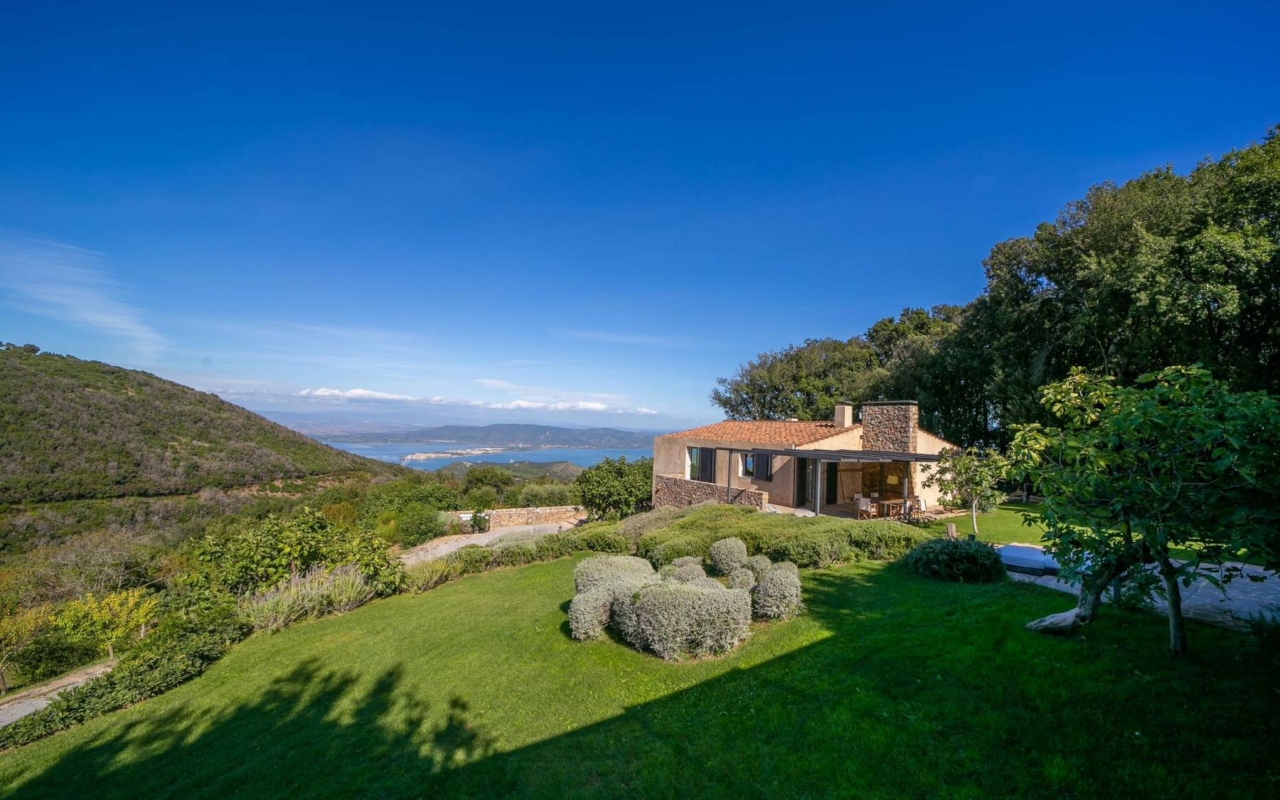 Tuscany villa concierge support