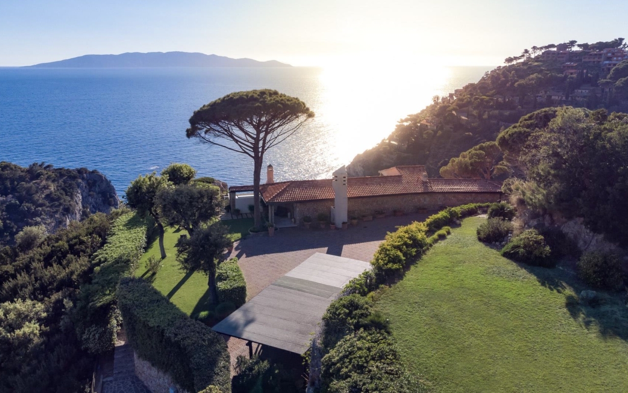luxury villa rental Cala Piccola