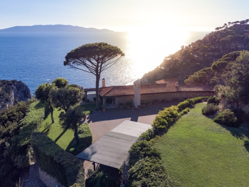 luxury villa rental Cala Piccola