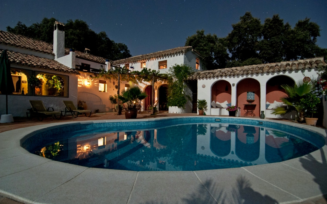 luxury villa rental